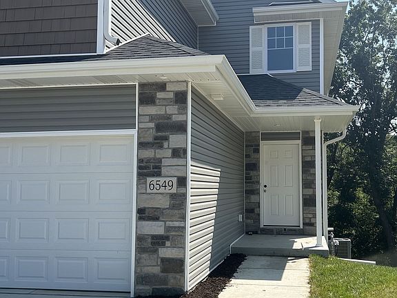 2nd image of 6549 Maple View Ct