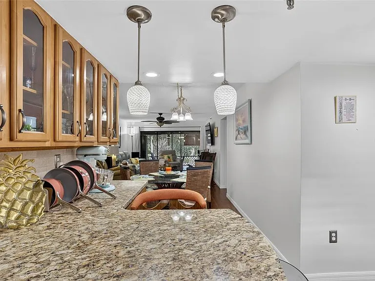 1166 Carmel Cir #100 — Photo 33