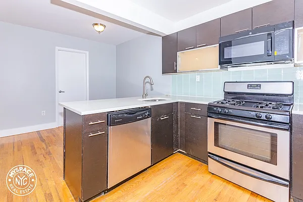 Rented by MySpaceNYC | media 4