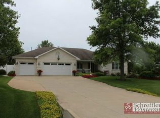 2259 Fox Run Dr, Kankakee, IL 60901