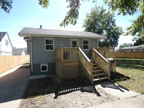 2nd image of 1004 W 10th St.