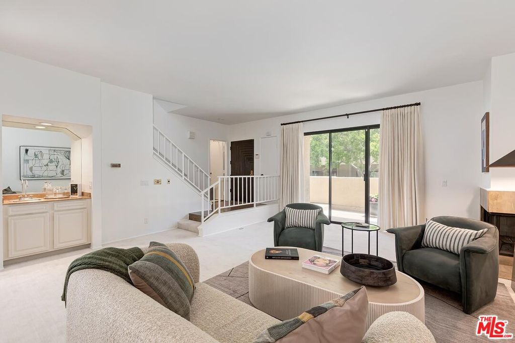 2253 Century Hl, Los Angeles, CA - View 3