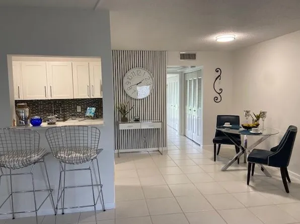 1011 Berkshire A #1011, Deerfield Beach, FL 33442