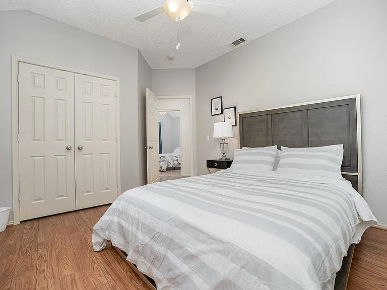 4201 Pinewood Dr — Photo 14