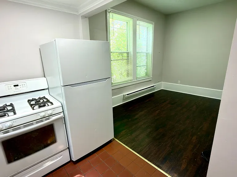 196 N Goodman St — Photo 19