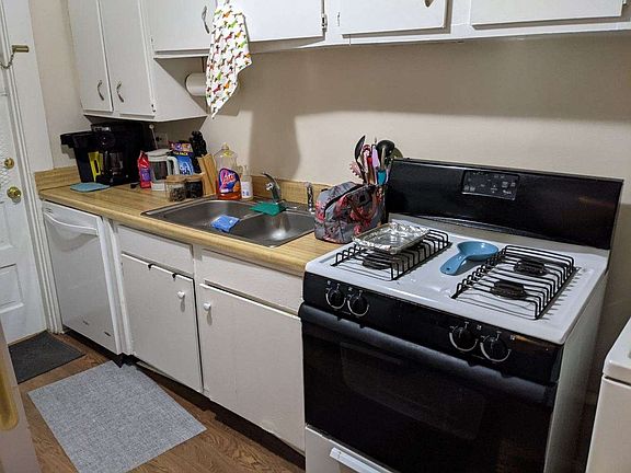 3rd image of 1663 Valley Ave