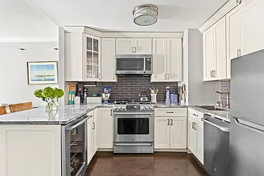 201 East 25th Street, #5FF