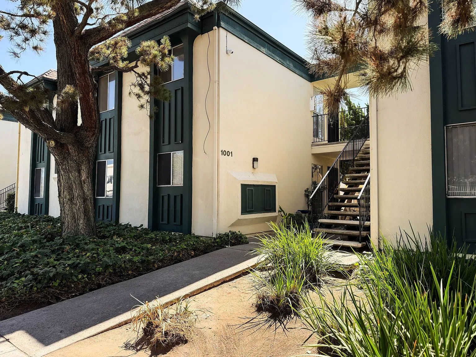 Decker Gardens — Photo 1