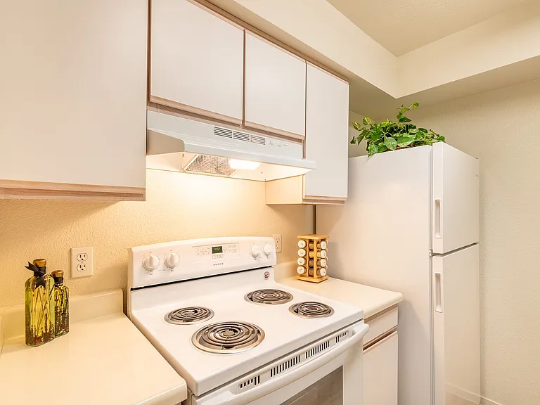 Enclave Apartments — Photo 15