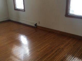 220 3rd St NW APT 1, Mason City, IA 50401