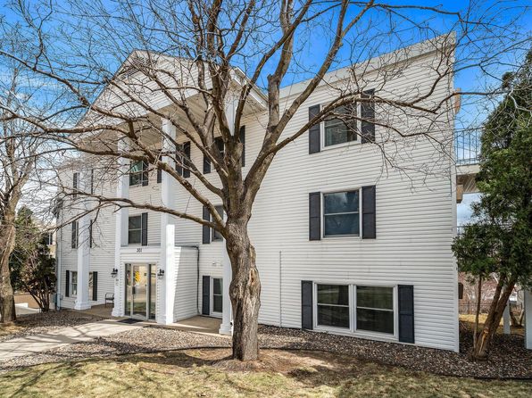 301 3rd St S APT 302, Stillwater, MN 55082