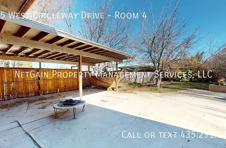 405 W Circleway Dr #4 — Photo 17