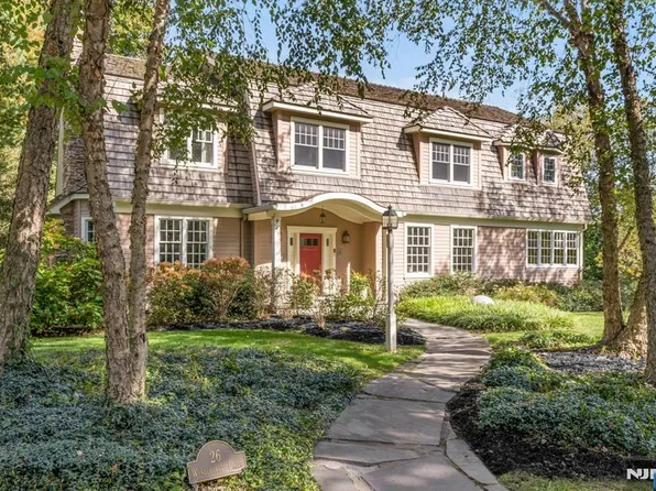 26 Wyndehurst Dr, Madison, NJ 07940