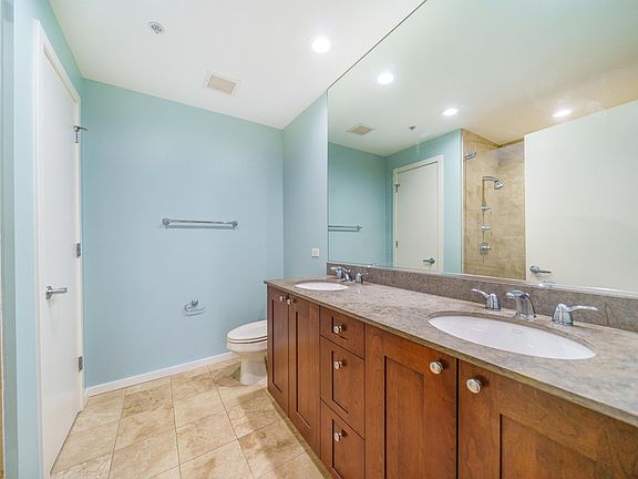 5th image of 240 E Illinois St APT 1604