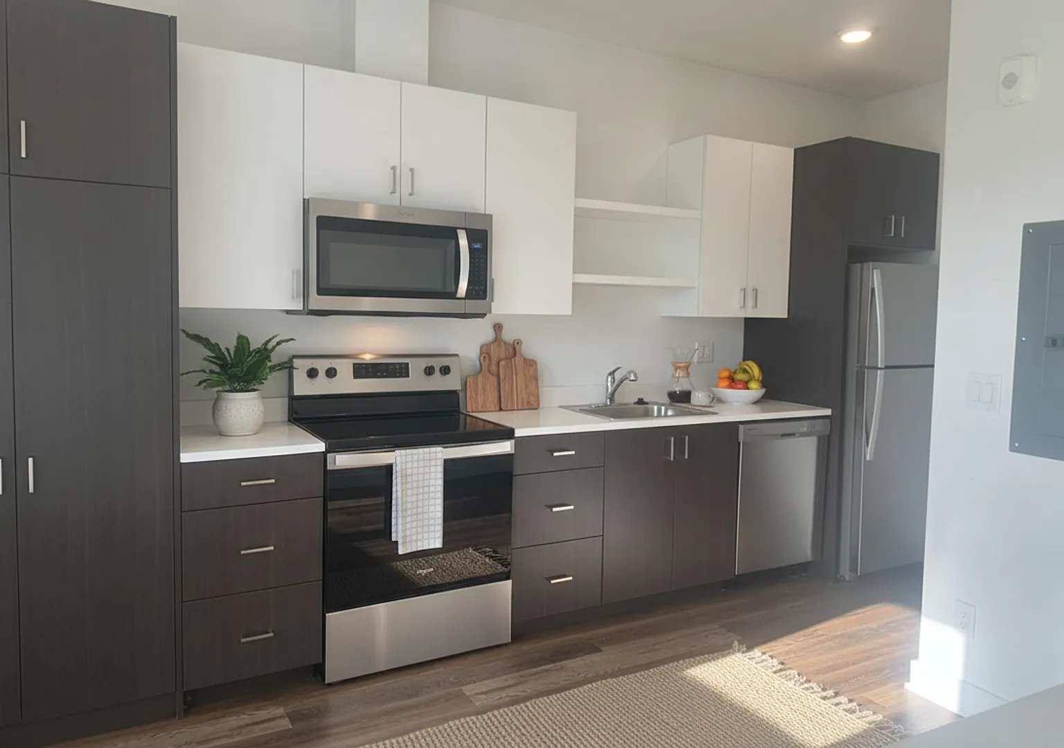 JC0629 - North Louie Apartments — Photo 1