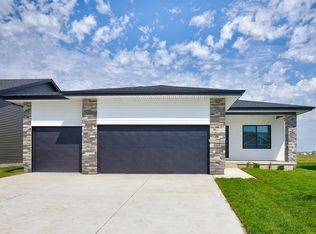 1565 Werthman Dr, Waukee, IA 50263