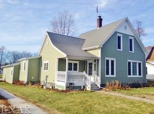 808 N Main St, Le Roy, IL 61752