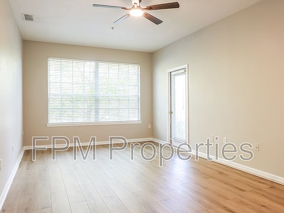 3rd image of 10550 Baymeadows Rd Unit 610