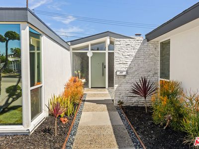 6646 S Bedford Ave, Los Angeles, CA, 90056