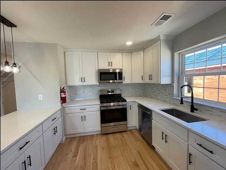 1036 Cross Ave #2 — Photo 9