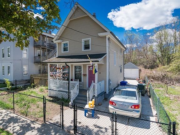 3rd image of 32 Randall Pl