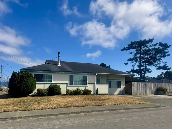 220 W Condor St, Crescent City, CA 95531