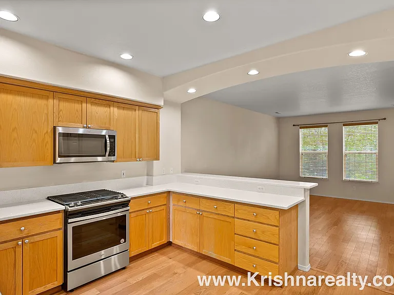 6006 NE Maidstone St — Photo 9