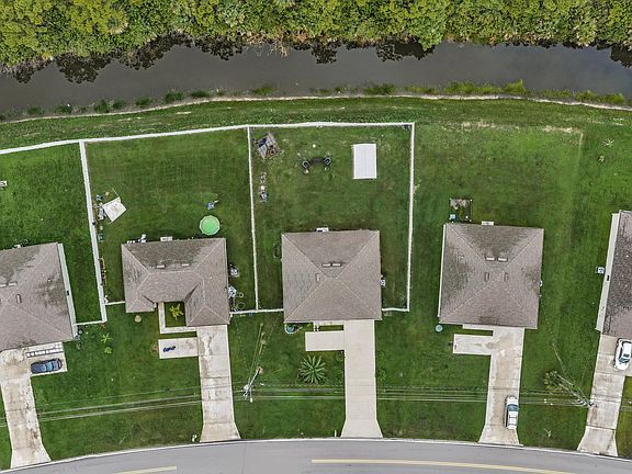 4th image of 2518 SW SAVAGE Boulevard