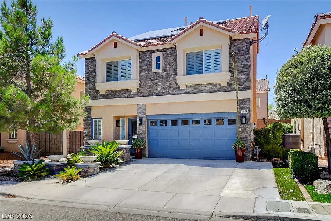 5 bed, 3.5 bath, 2644 sqft, $3,000 — Photo 2