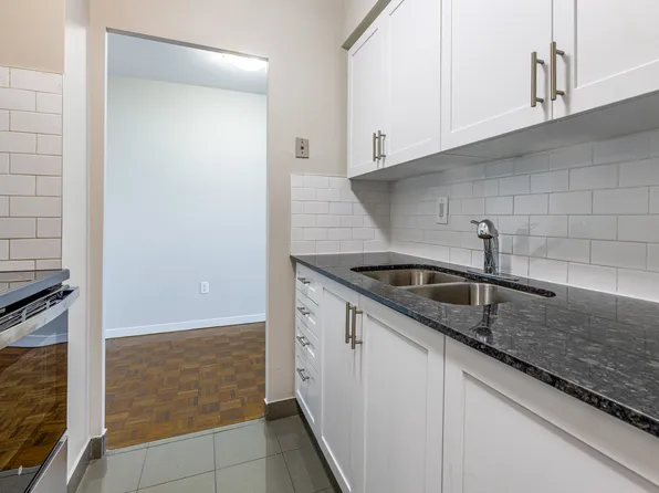 Sunrise Tower Apartments, 1650 Sheppard Ave E, Toronto, ON M2J 1V3