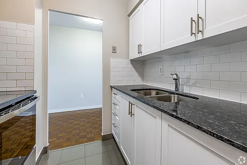 1650 Sheppard Ave E Photo 1
