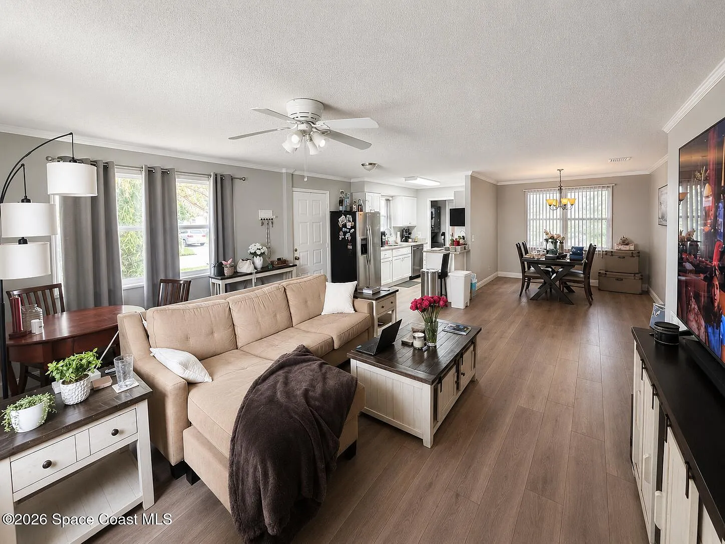 3 bed, 2.0 bath, 1408 sqft, $1,900 — Photo 3