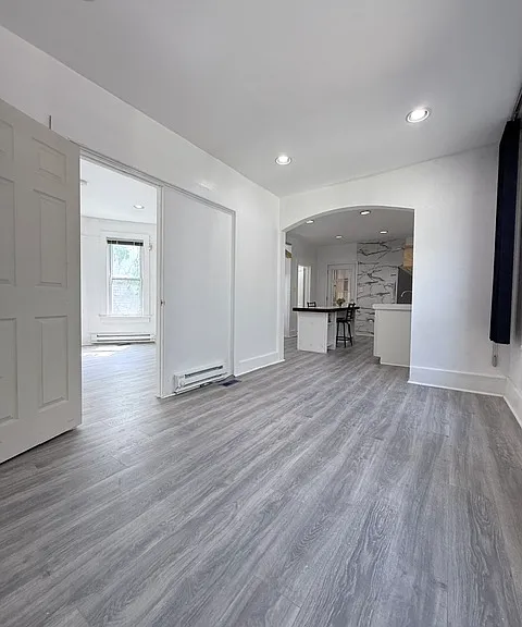 521 Sarah St — Photo 27