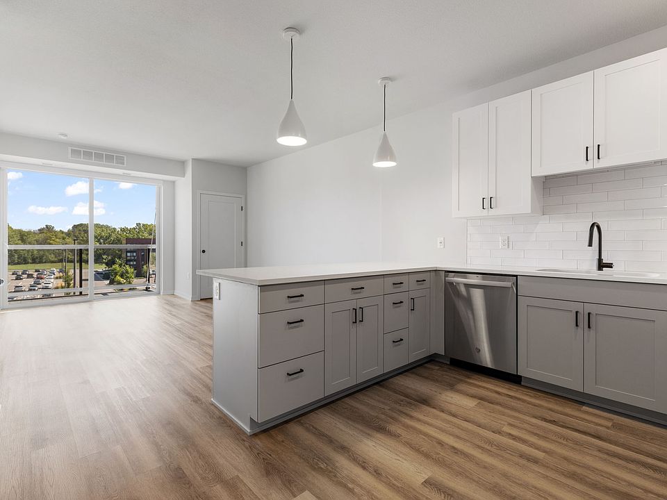 1st image of 4066 Lexington Ave N #452