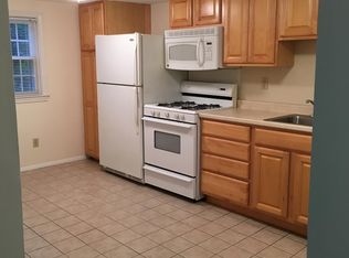 12 Mace Rd APT 3, Hampton, NH 03842