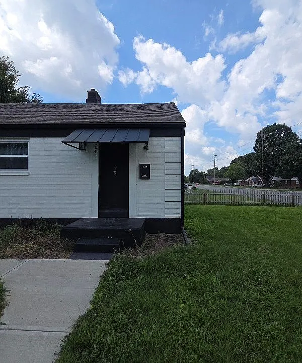 3001 Delaine Ave