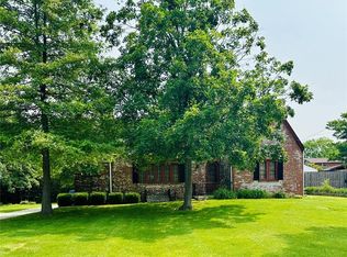 9931 Juengel Dr, Saint Louis, MO 63128