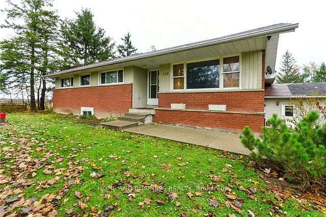 1st image of 220 Burnhamthorpe Rd E