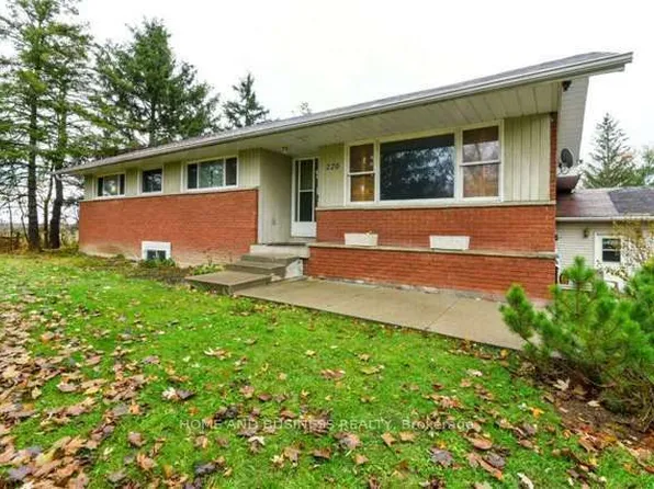 220 Burnhamthorpe Rd E, Oakville, ON L6H 7B5