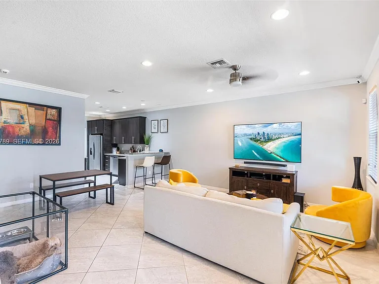 3944 Poinciana Ln #3944 — Photo 14