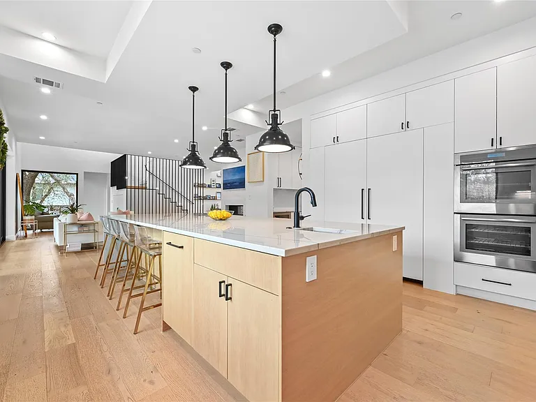 308 Briarwood Trl — Photo 9