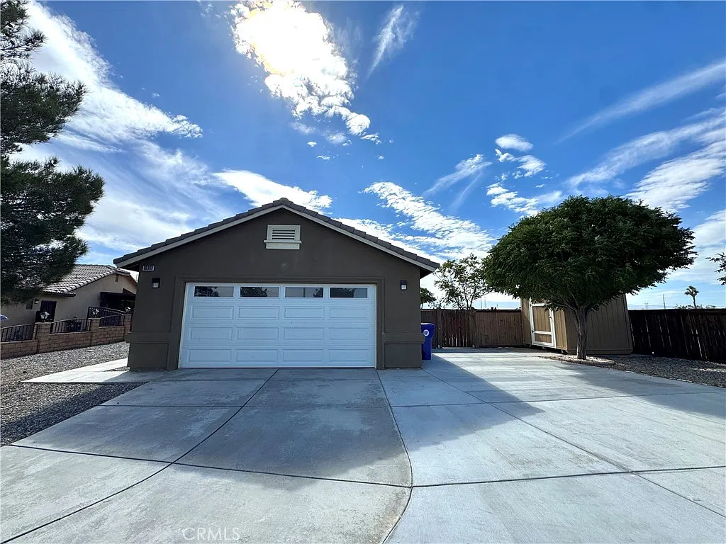 4 bed, 1830 sqft, $2,550 — Photo 4