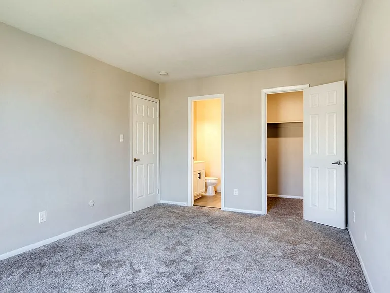Bayville Apartments — Photo 47