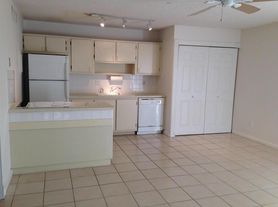 643 Executive Center Dr