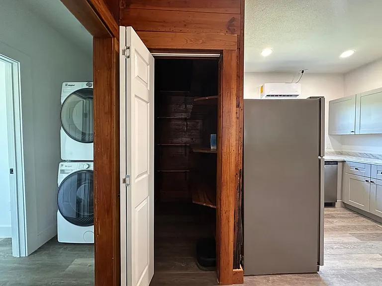 707 Avenue G — Photo 8