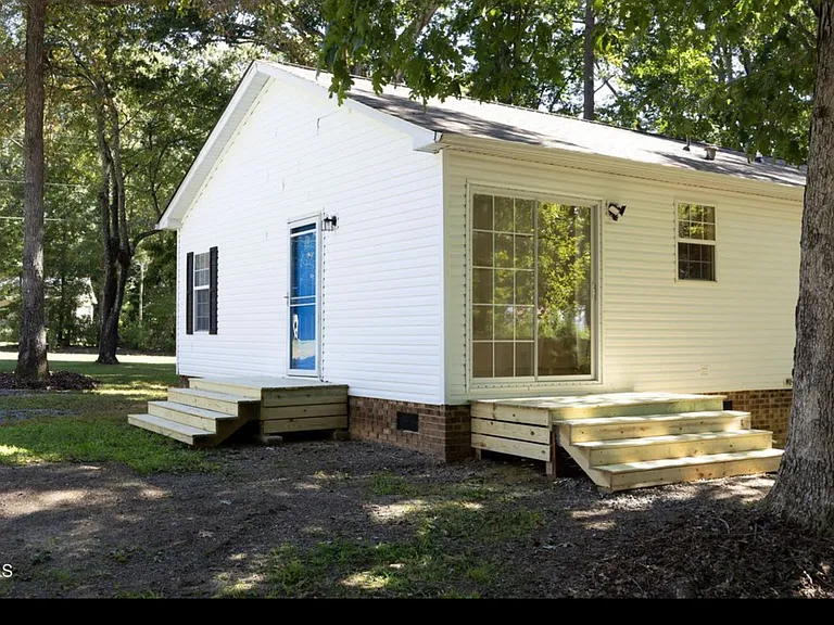 7731 Rogers Rd — Photo 1