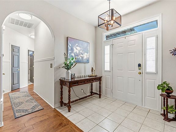 4th image of 316 Center Dr