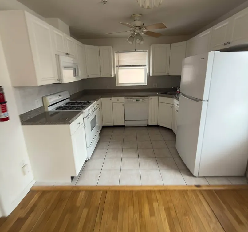 37 Bergen — Photo 1