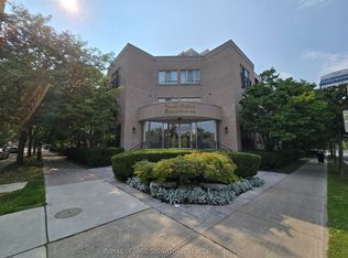 38 Hollywood Ave #317, Toronto, ON M2N6S5