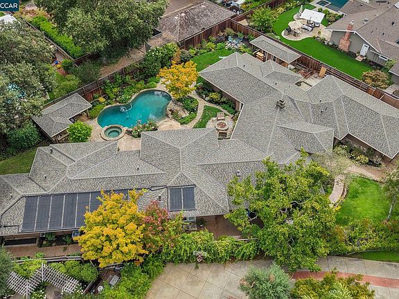 2nd image of 144 Irongate Ct